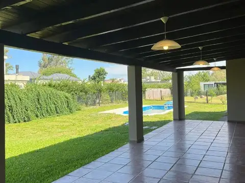 Casa en Venta con 5 cocheras