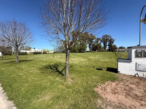 Terreno central arbolado de 3000m2 en venta en lujan barrio cerrado Everlinks golf