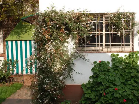 Casa en Alquiler en Villa del Parque, $ 1.900.000