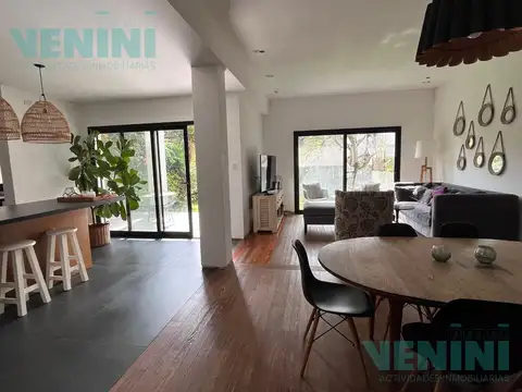 Casa 4 ambientes con 2 baños