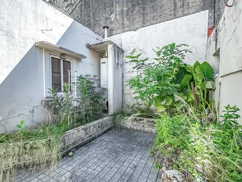 Casa venta a refaccionar 3 - 4 amb con patio y potencial terraza