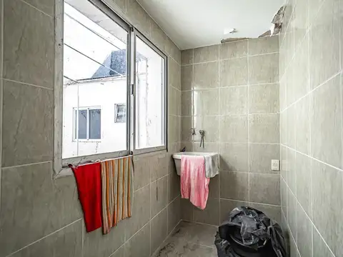 Casa venta a refaccionar 3 - 4 amb con patio y potencial terraza