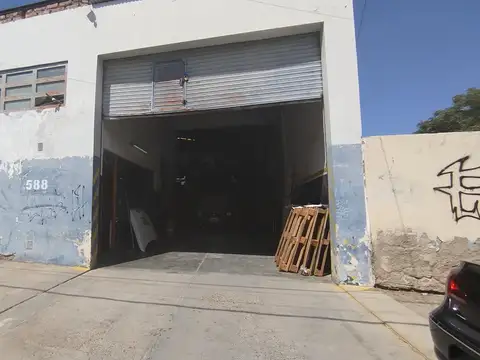 Galpón en venta sobre terreno de 992 m2 apto desarrollo