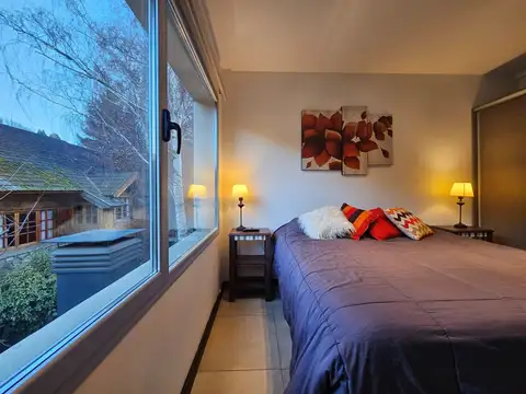 Remax vende Duplex con cochera en Centro SMA