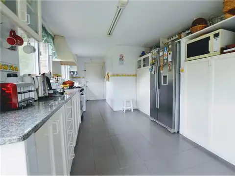 Casa 10 ambientes con 9 baños