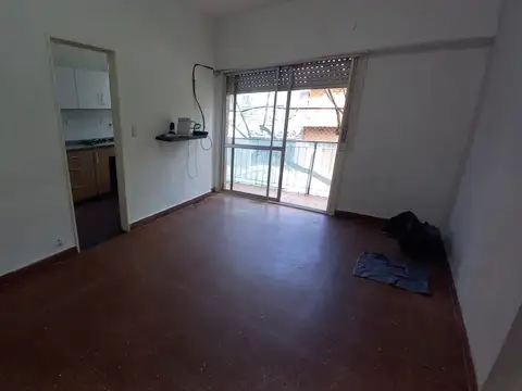 Las Tunas 11100, Piso 1
