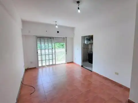 DEPARATMENTO DE 3 AMBIENTES AL FRENTE CON BALCÓN