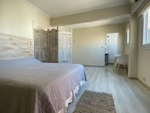 Av. Cordoba 4700, Piso 9