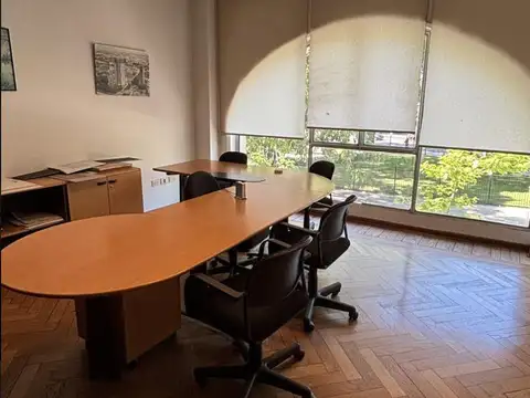 Venta Oficinas en Edificio Histórico frente al Congreso