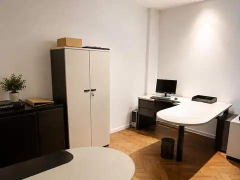 Oficina en Venta con 6 cocheras
