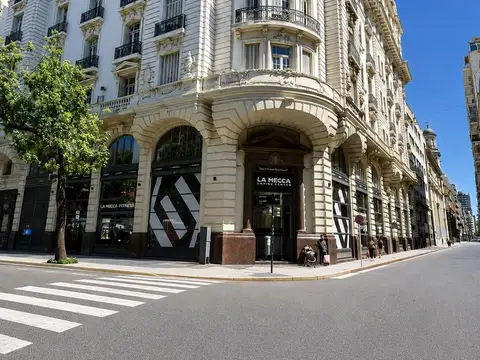 Venta Oficina institucional de categoría | 419 m² | 6 cocheras | Edificio de estilo francés