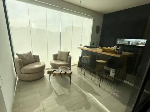 Casa en Alquiler Temporal con 2 cocheras