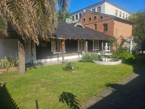 Presidente Domingo Faustino Sarmiento 2100