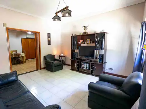 Depto Tipo Casa en Venta con 1 cocheras