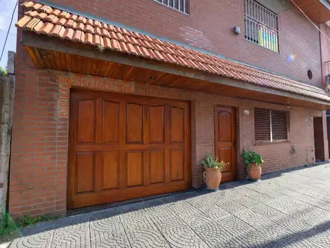 VENTA PH 3 AMBIENTES CON PATIO Y COCHERA CUBIERTA