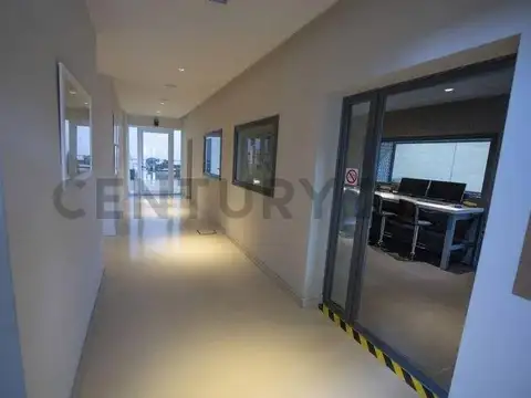 HERMOSO LOCAL COMERCIAL UBICADO EN RUTA 9 ESCOBAR