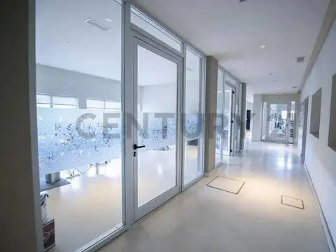 HERMOSO LOCAL COMERCIAL UBICADO EN RUTA 9 ESCOBAR