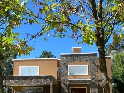Casa en Venta en Club Miralagos, USD 320.000