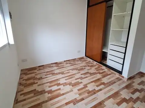 Depto Tipo Casa 2 ambientes con 1 baño