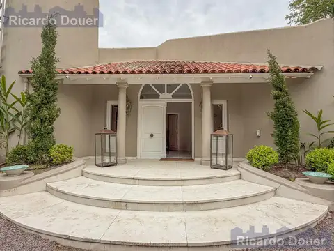 Casa en Alquiler en Santa Rita, USD 12.000