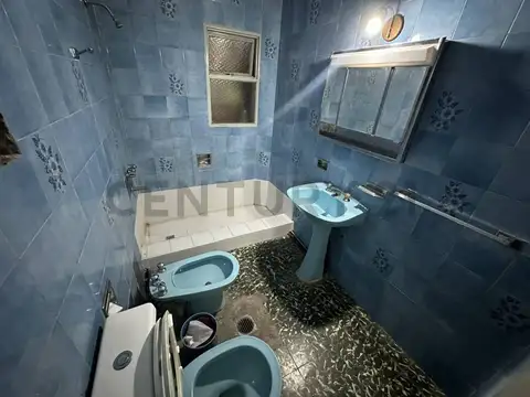 Casa de 3 Dormitorios y calefaccion central – A 2 Cuadra de la Sexta Sección