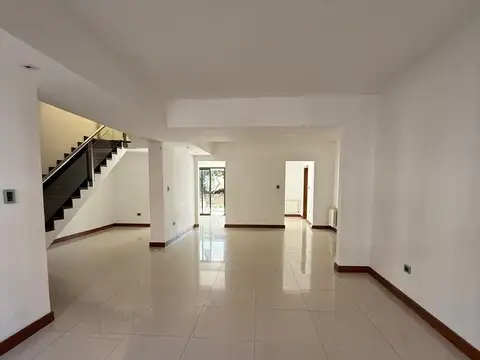 Casa en Alquiler en Salta, USD 2.500