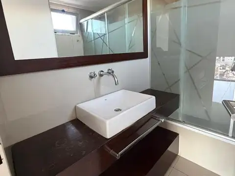 Departamento en Alquiler con 1 cocheras