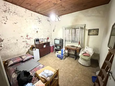 CASA 2 DORMITORIOS EN VENTA CON PARQUE EN LANUS