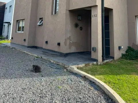 Casa en Venta con 4 cocheras
