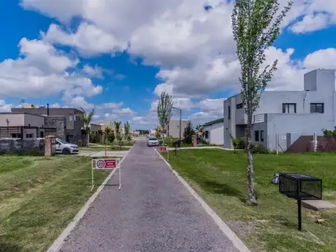 Terreno en Venta en Laguna Azul, $ 8.000.000