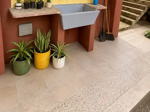 Casa 3 ambientes con 1 baño