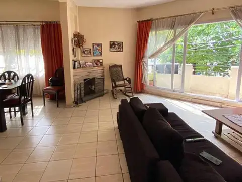 Depto Tipo Casa en Venta de 4 dormitorios