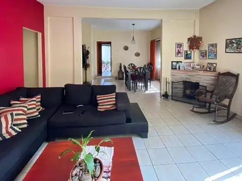 Depto Tipo Casa en Venta de 5 ambientes