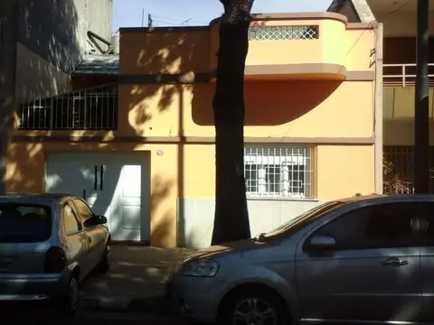 VENTA-CASA-LOTE PROPIO- 3 AMBIENTES- VILLA DEVOTO