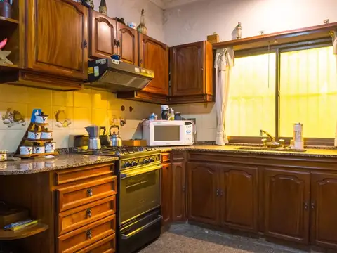 CASA 3 AMBIENTES EN VENTA EN SARANDI CON QUINCHO