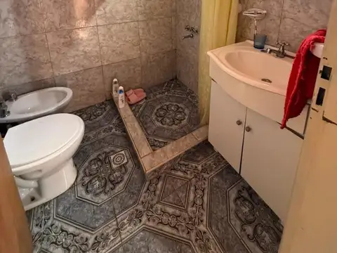 Casa 4 ambientes con 1 baño