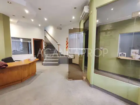 Local Comercial en Venta - 1.190 m² Totales - Oficinas Depósito Vestuarios