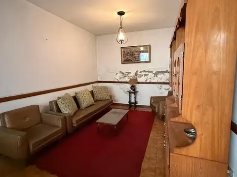 Casa 6 ambientes con 2 baños