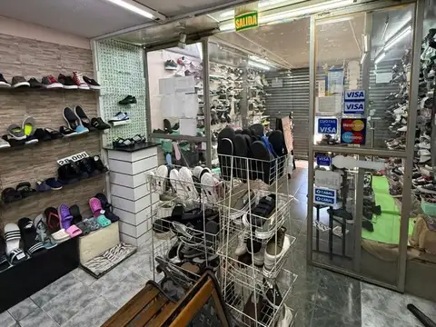 Local comercial sobre la peatonal de Rivadavia