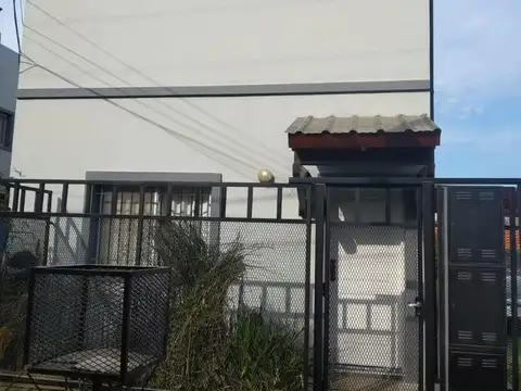 Dpto sobre Parada Robles