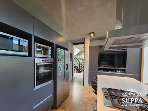 Casa 5 ambientes con 3 baños