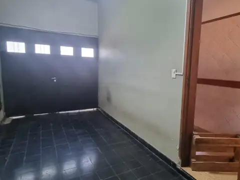 Venta Villa del Parque Casa sobre lote propio de 8.66 x 36 mts. Terrero 3200