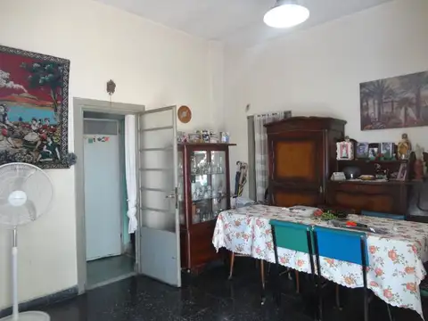 Casa 5 ambientes con 2 baños