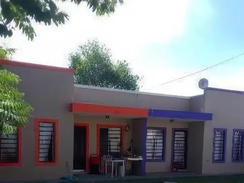 Casas en venta - 2 Dormitorios 2 Baños - 250Mts2 - Mar del Tuyú