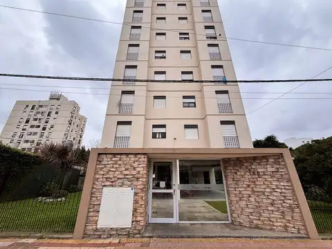 Departamento de dos dormitorios en venta. La Plata