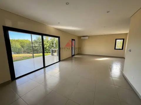 Casa  en Alquiler en San Ramiro, Pilar del Este, Pilar