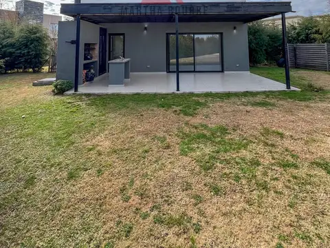 Pilar del Este - San Ramiro 100