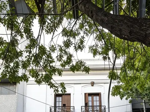 Solis 1100, Piso 1