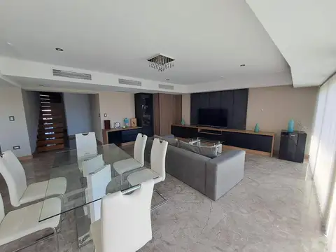Departamento en Venta con 2 cocheras