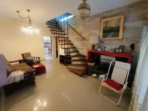 Depto Tipo Casa en Venta de 5 ambientes
